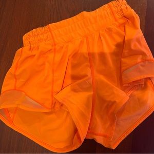 Lululemon Hottie Hots 2.5in